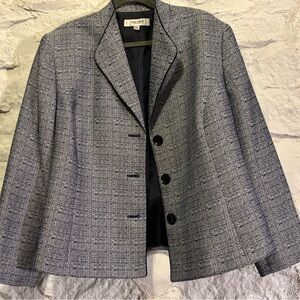 Jones Studio Women's Plus Cropped Blazer in Black and Gray Perext for Office